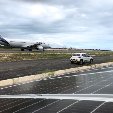Centrale solaire à l'aéroport de Salvador Bahia